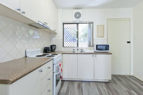 South Perth Perfect Location Free WIFI & Parking - Accommodation Whitsundays 2