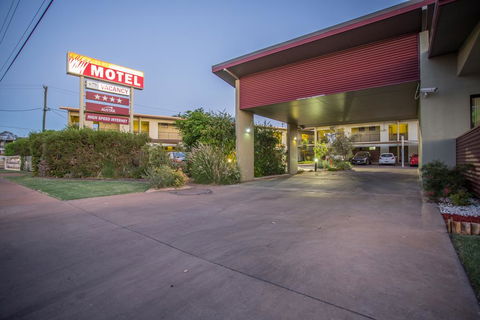 Spinifex Motel And Serviced Apartments - Accommodation Whitsundays 1