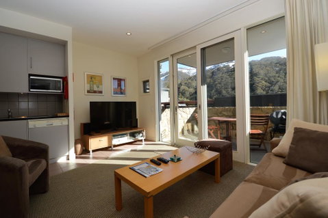 Squatters 1 - Accommodation Whitsundays 0
