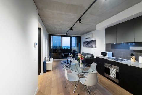 STAY&CO Docklands Drive - Accommodation Whitsundays 0