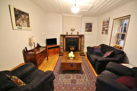 Stonewall Cottage - Accommodation Whitsundays 2