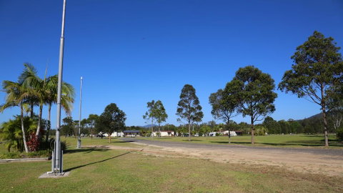 Stoney Park Holiday Park - Accommodation Whitsundays 0