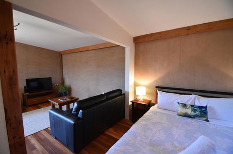 Studio 59 Holiday Home - Accommodation Whitsundays 3