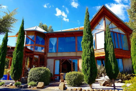 STUNNING HOME WITH AMAZING VIEWS - Just 20 Mins To The City And Only 10 To MONA! - Accommodation Whitsundays 3