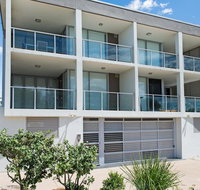 Stunning surfside apartment - Boyd St Woorim - Accommodation Whitsundays
