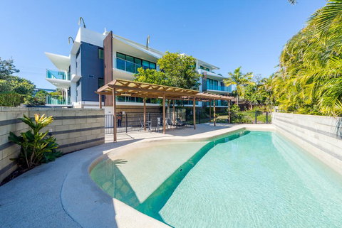 Stylish Beach Side Apartment - Unit 5 - 33 Lorikeet Drive - Accommodation Whitsundays 0