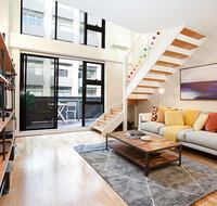 Stylish Loft Steps From City In Best Neighbourhood - Accommodation Whitsundays