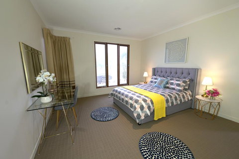 Stylish Luxe House For Big Group Near Shopping Center - Accommodation Whitsundays 1