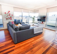 Stylish Modern 3BD Retreat at an Amazing Location - Accommodation Whitsundays