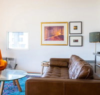 Stylish Warehouse Convert 2 Bedroom Apartment - Accommodation Whitsundays