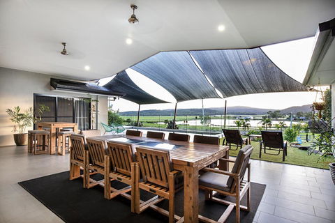 Sunset Retreat Airlie Beach Rural Getaway - Accommodation Whitsundays 3