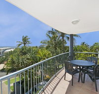 Sunshine Cove across the road from the beach - Accommodation Whitsundays