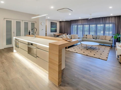 Superior Luxury Apartment In The City - Accommodation Whitsundays 2