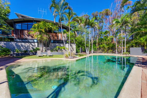 Surfside Beach House 17 - Rainbow Shores, Swimming Pool, 2 Minute Walk To Beach, Air Conditioning, Relax Here - Accommodation Whitsundays 1