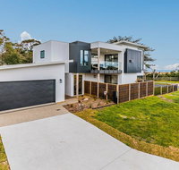SWEEPING VIEWS - FREE WIFI  NETFLIX - PET FRIENDLY OUTSIDE ONLY - Accommodation Whitsundays