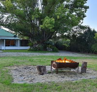 Tabitha Hill Cottage - Accommodation Whitsundays