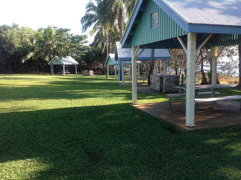 Tannum Sands Hotel / Motel - Accommodation Whitsundays 0