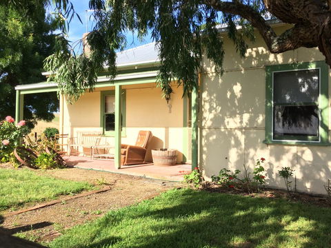 Tarndwarncoort - Farmer's Cottage - Accommodation Whitsundays 0
