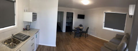 Terminus Hotel - Accommodation Whitsundays 2