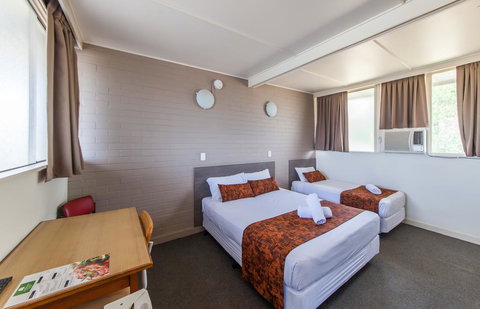 The Australian Hotel Murgon - Accommodation Whitsundays 2