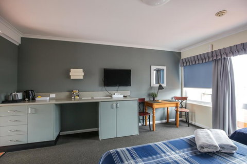 The Bayview Hotel - Accommodation Whitsundays 2