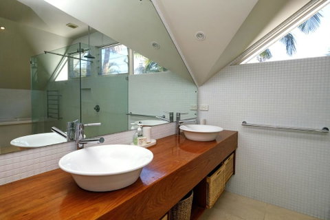 THE BEACH HOUSE - Accommodation Whitsundays 0