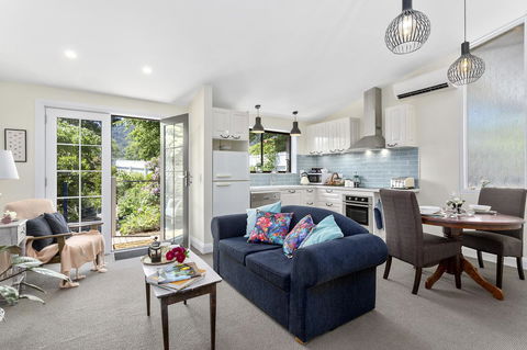Birch Lane - Accommodation Whitsundays 0