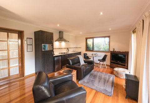 Parnella Kettering - Accommodation Whitsundays 2