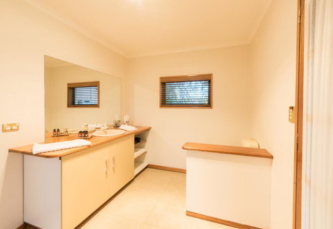 Parnella Kettering - Accommodation Whitsundays 6