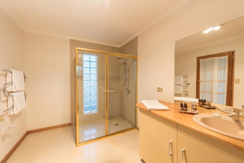Parnella Kettering - Accommodation Whitsundays 8