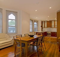 Roxburgh House Apartments - Accommodation Whitsundays