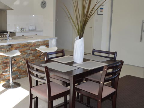 170 Hazards View - Unit 1 - Accommodation Whitsundays 5