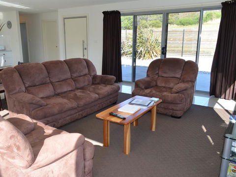 170 Hazards View - Unit 1 - Accommodation Whitsundays 3