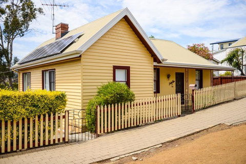 Bridge View Retreat - Accommodation Whitsundays 28