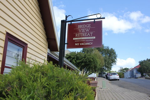Bridge View Retreat - Accommodation Whitsundays 11