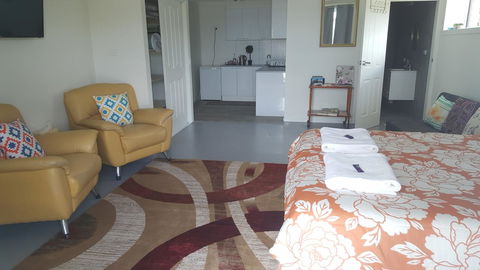 AppleBay Guest House - Accommodation Whitsundays 13