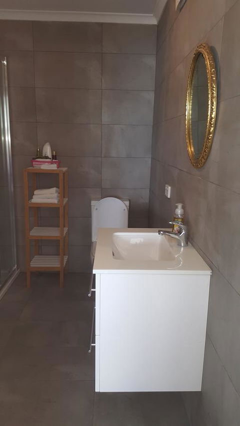 AppleBay Guest House - Accommodation Whitsundays 9
