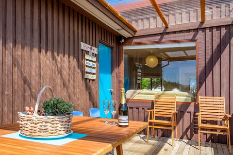 Aqua Beachfront! - Accommodation Whitsundays 1