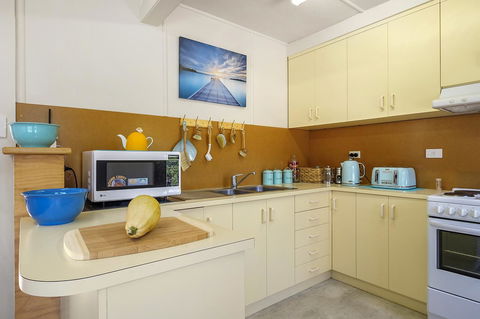 Aqua Beachfront! - Accommodation Whitsundays 17