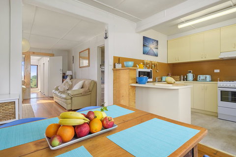 Aqua Beachfront! - Accommodation Whitsundays 5