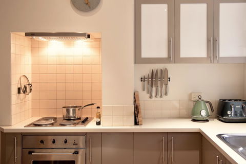 Lotus Gogh Apartment - Accommodation Whitsundays 9