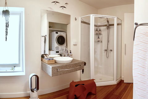 Lotus Gogh Apartment - Accommodation Whitsundays 24