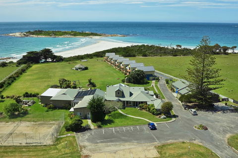 Diamond Island Resort - Accommodation Whitsundays 26