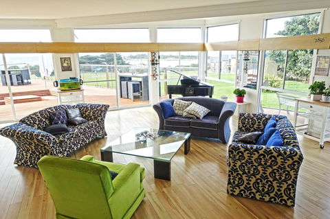 Diamond Island Resort - Accommodation Whitsundays 12