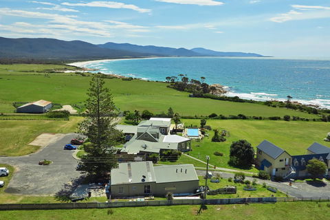 Diamond Island Resort - Accommodation Whitsundays 27