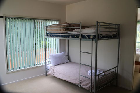 Hazards Beach House - Accommodation Whitsundays 13