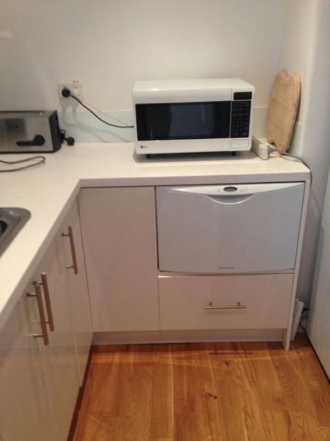 Hobart Colonial Apartment - Accommodation Whitsundays 3