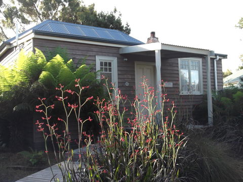 Tramway Cottage - Accommodation Whitsundays 0