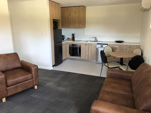 Risdon Brook Hotel - Accommodation Whitsundays 10