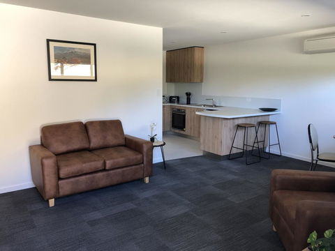 Risdon Brook Hotel - Accommodation Whitsundays 15